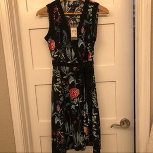 NWT Tommy Hilfiger Floral Wrap Dress, Size 2